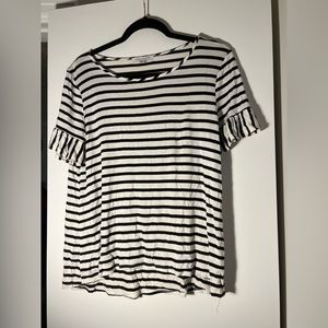 Black and White Striped Short Sleeve Top